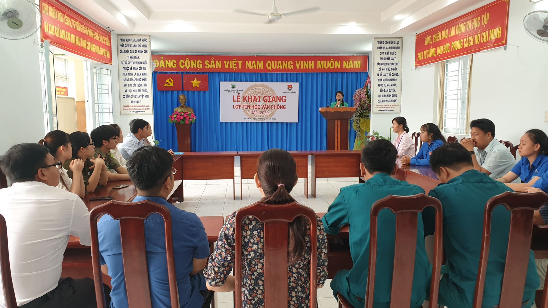 Dong Saigon College